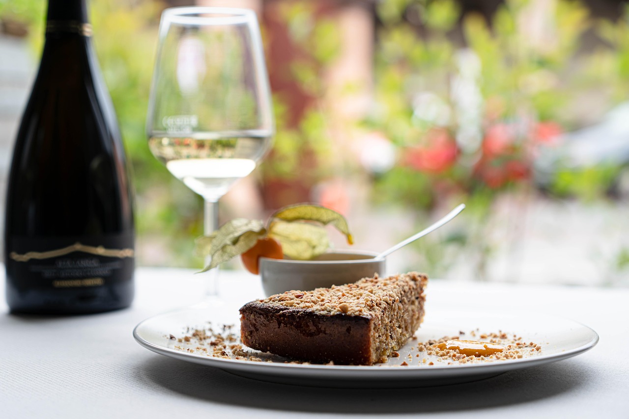 Immagine di un elegante ristorante stellato in Veneto con piatti gourmet e atmosfera raffinata.