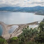 Vista panoramica della piscina di Venere, un'incantevole vasca naturale in Sicilia.